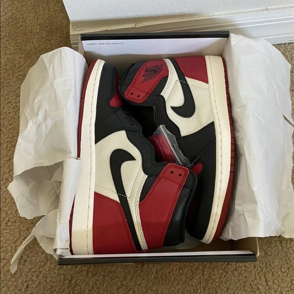 Jordan retro 1 bred